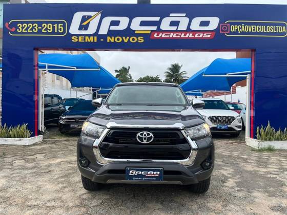 TOYOTA HILUX 2.8 D-4D TURBO DIESEL CD SRV 4X4 AUTOMÁTICO